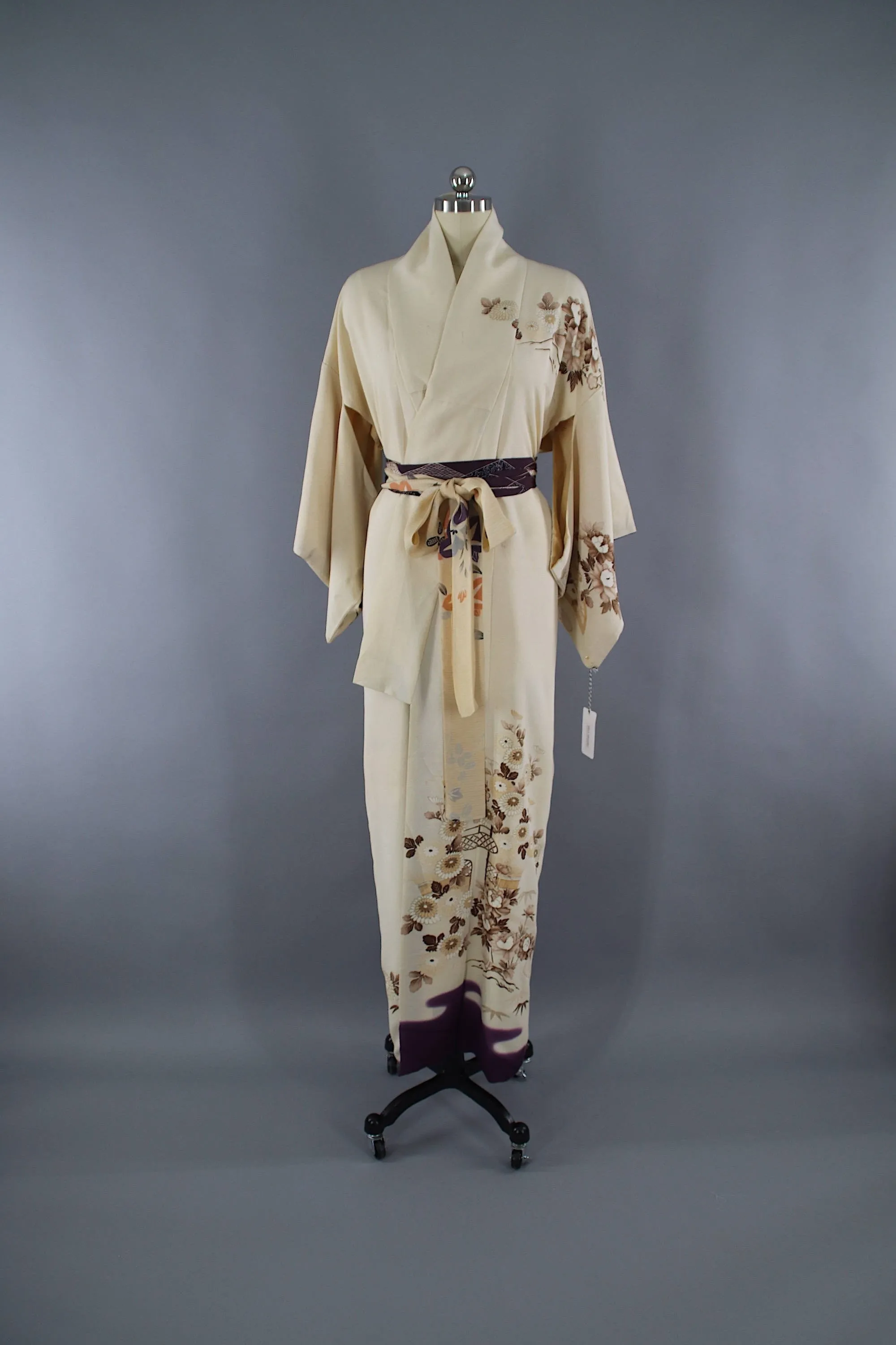 1960s Vintage Silk Kimono Robe / Ivory Brown Purple Ombre Floral