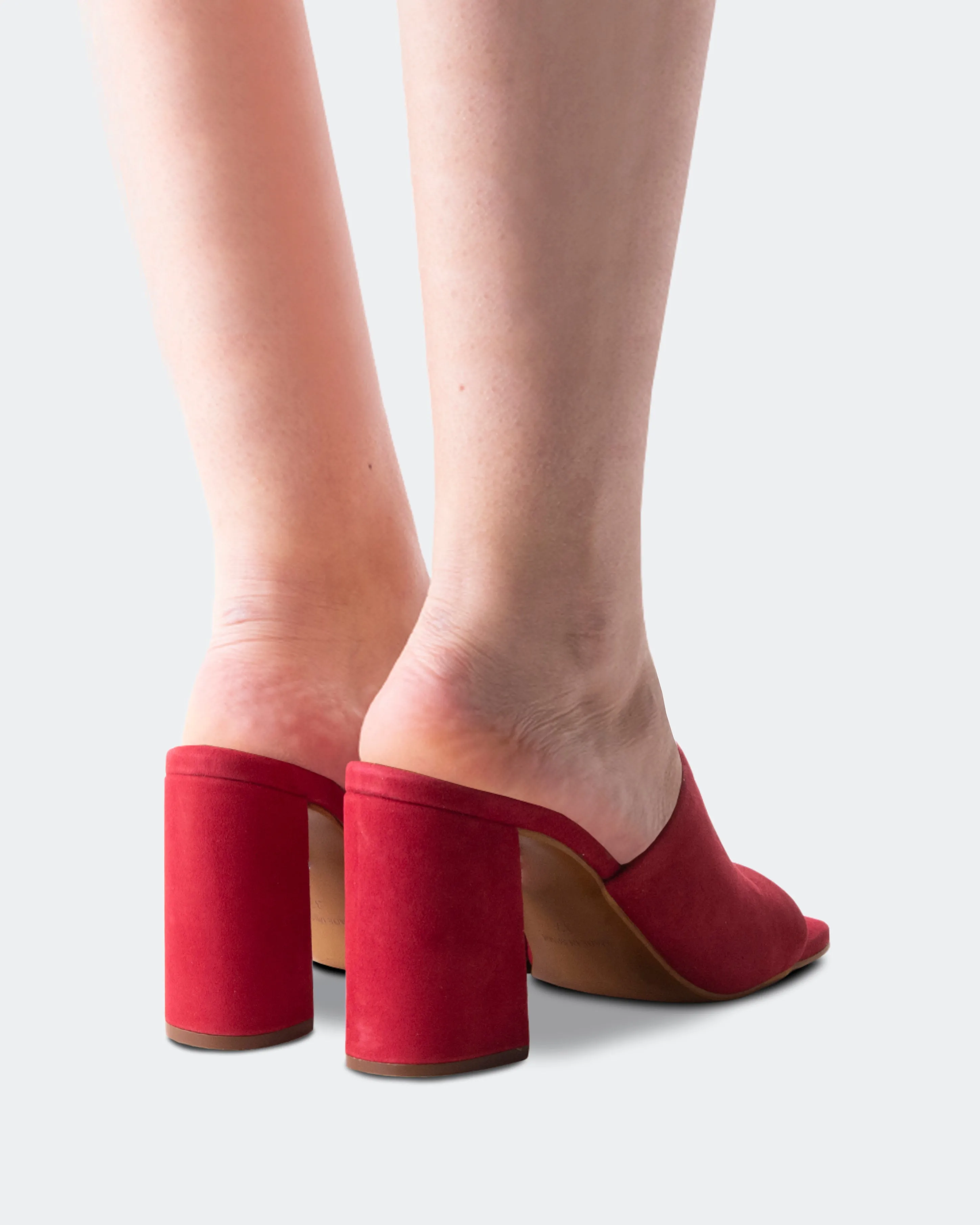 Aliados Red Suede