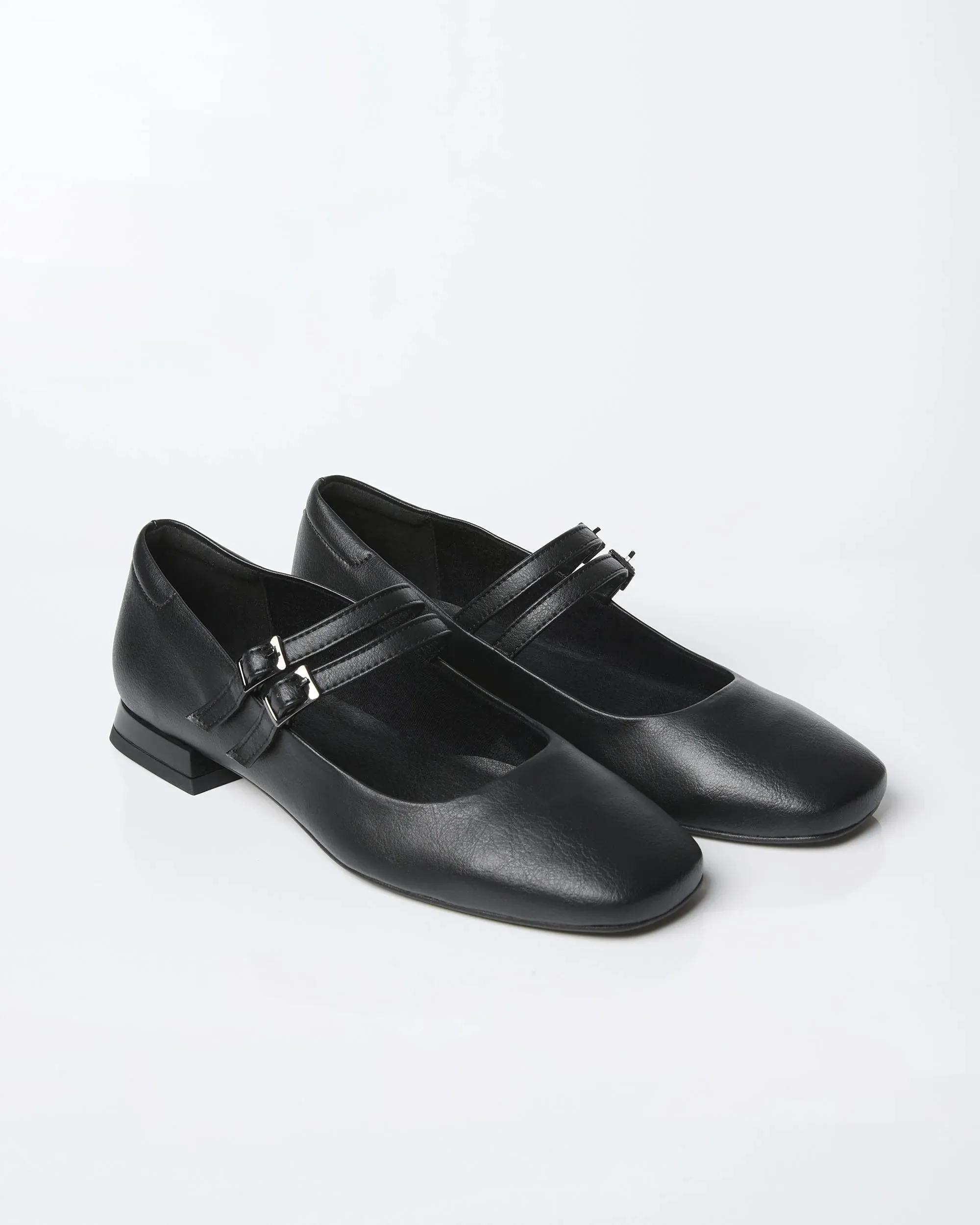 Blackberry Mary Jane Pumps black pumps made of grape-based vegan leather