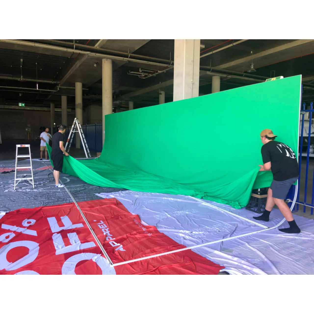 Curved Large Commercial Cyclorama Infinity Cove Backdrop and Frame Bundle Kit V2 - Chromakey Green (Made To Order)