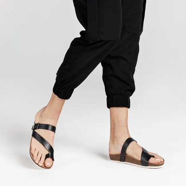 FRANKIE4 Shelly II Sandals Black