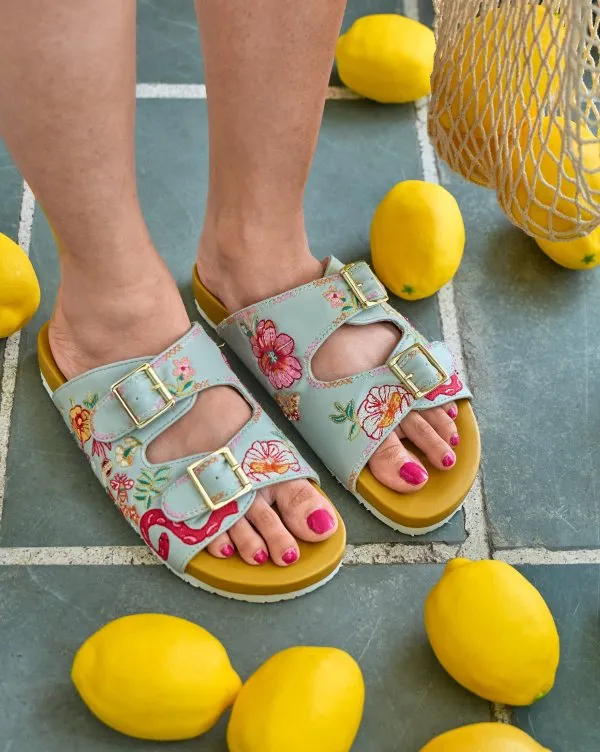 Lemonade Stand : Vegan Sliders