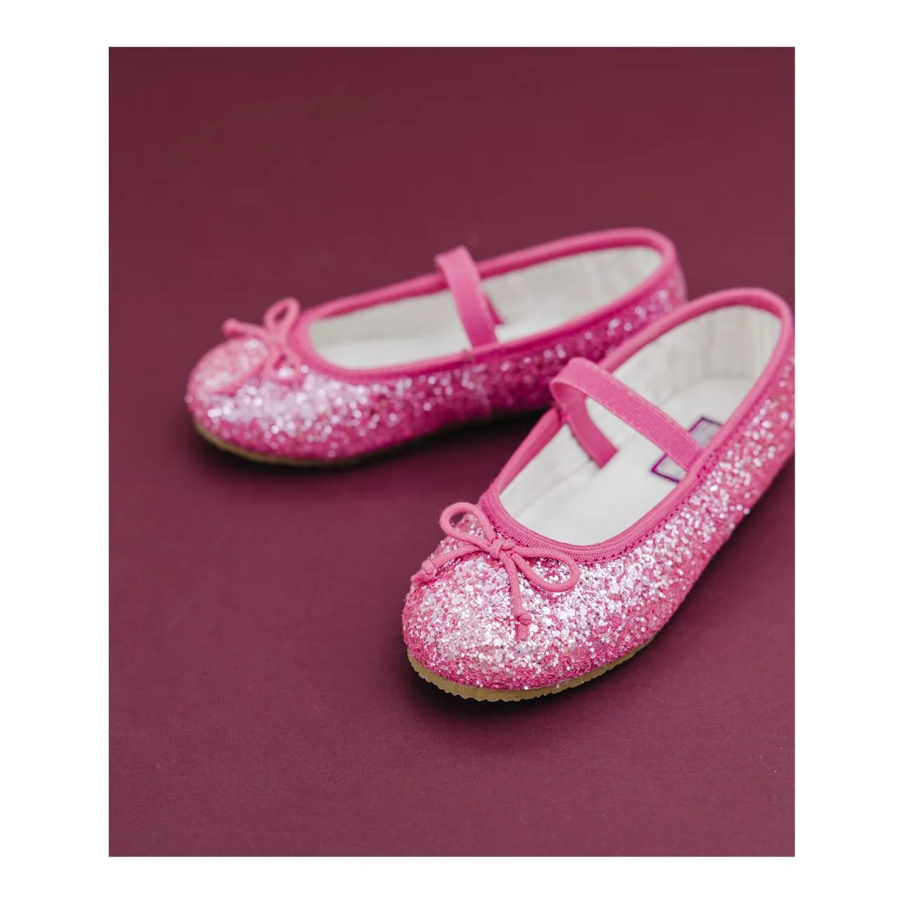 Victoria Sparkle Glitter Flat