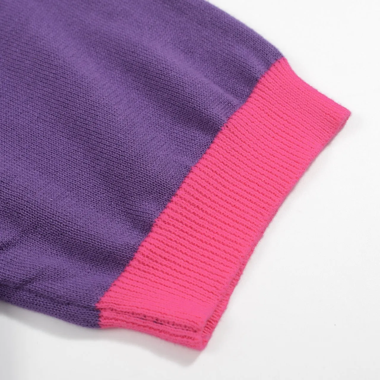 Women's striped purple knit V-neck T-shirt